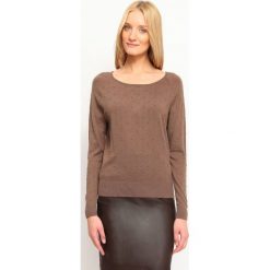 SWETER DŁUGI RĘKAW DAMSKI KLASYCZNY. Brązowe swetry damskie marki Top Secret, z aplikacjami, z bawełny, klasyczne, z długim rękawem, długie, bez kaptura. W wyprzedaży za 59,99 zł.