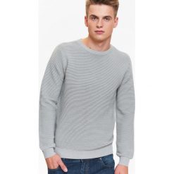 Golfy męskie: SWETER MĘSKI Z PRĄŻKOWANEJ DZIANINY