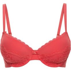 Bluzka bonprix czarny. Czarne biustonosze bonprix, bez wzorów, bez kołnierzyka, bez rękawów. Za 84,99 zł.