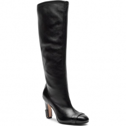 Kozaki STUART WEITZMAN - Carter YL96036 Black Nantes. Czarne kozaki damskie marki Stuart Weitzman, ze skóry, przed kolano, na wysokim obcasie, na obcasie, bez zapięcia. W wyprzedaży za 1779,00 zł.
