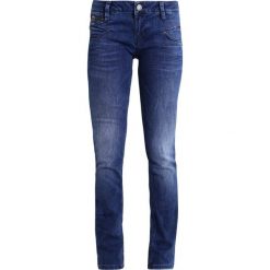 Freeman T. Porter ALEXA Jeansy Slim Fit flexy indigo. Niebieskie rurki damskie Freeman T. Porter, z elastanu. W wyprzedaży za 293,30 zł.