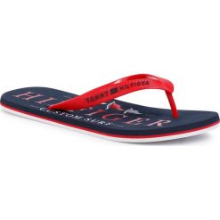 Japonki TOMMY HILFIGER - Nautical Print Beach Sandal FM0FM02699 Primary Red XLG. Czerwone klapki męskie TOMMY HILFIGER, z tworzywa sztucznego, bez zapięcia. W wyprzedaży za 99,00 zł.