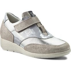 Sneakersy CALLAGHAN - Merlin 90411 Plata. Szare półbuty damskie marki Callaghan, na co dzień, bez wzorów, ze skóry, bez obcasa, na obcasie, bez zapięcia. W wyprzedaży za 329,00 zł.