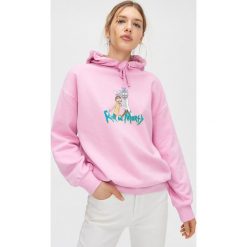 Bluza oversize Rick and Morty - Różowy. Różowe bluzy damskie Cropp, s, bez wzorów, bez rękawów, bez kaptura. Za 119,99 zł.