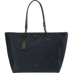 Torebki klasyczne damskie: Coach TURNLOCK CHAIN TOTE Torebka blue