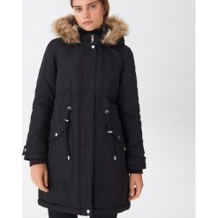Parka z futrzanym kapturem - Czarny. Czarne parki damskie House, s, bez wzorów, z futra. W wyprzedaży za 119,99 zł.