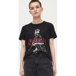 Koszulka Queen - Czarny. Czarne koszulki damskie Cropp, s. Za 59,99 zł.