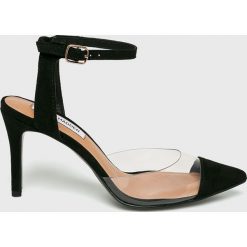 Steve Madden - Szpilki. Czarne sandały damskie Steve Madden, bez wzorów, z materiału, bez obcasa, na obcasie, na klamry. W wyprzedaży za 269,90 zł.