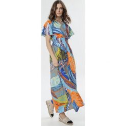 Niebieska Sukienka Aquinore. Niebieskie sukienki damskie Born2be, s, bez wzorów, bez kołnierzyka, z krótkim rękawem, krótkie, mini, rozkloszowane. Za 89,99 zł.