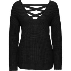 Sweter ze sznurowaniem z tyłu bonprix czarny. Czarne swetry klasyczne damskie bonprix, ze sznurowanym dekoltem. Za 89,99 zł.