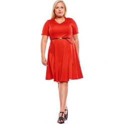 Rozkloszowana sukienka czerwony. Czerwone sukienki damskie N/A, plus size, bez wzorów, z elastanu, bez kołnierzyka, plus size, bez rękawów, rozkloszowane. Za 164,12 zł.