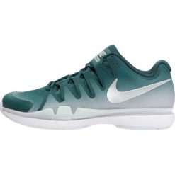 Nike Performance ZOOM VAPOR 9.5 TOUR Obuwie do tenisa Outdoor dark atomic teal/metallic silver/white summit. Zielone buty trekkingowe męskie marki Nike Performance, z tworzywa sztucznego, outdoorowe. W wyprzedaży za 439,20 zł.