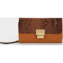 Parfois - Portfel. Żółte portfele damskie Parfois, bez wzorów, z poliesteru. Za 59,90 zł.