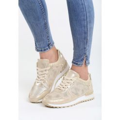Złote Sneakersy Bring Me Down. Buty sportowe damskie Born2be. Za 69,99 zł.