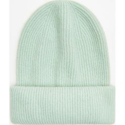Czapka - Zielony. Zielone czapki damskie Cropp, bez wzorów. Za 34,99 zł.