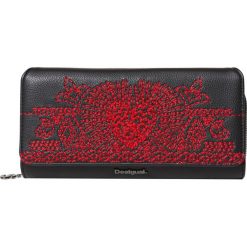 Desigual Beating Heart Maria Portfel Czarny Czerwony. Czerwone portfele damskie Desigual, z haftami, z materiału. Za 274,95 zł.