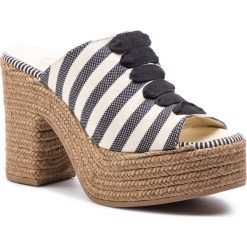 Espadryle ESPADRILLES - Luce 22184-35798-1 Small Chiloe/Negro. Czarne espadryle damskie Espadrilles, bez wzorów, ze skóry, bez obcasa, na obcasie. W wyprzedaży za 309,00 zł.