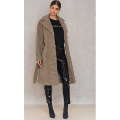 Płaszcze damskie: NA-KD Trend Płaszcz Teddy – Brown