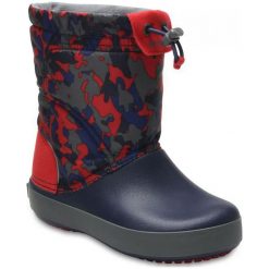 Crocs Śniegowce Crocband Lodge Point Graphic Kids Navy/Pepper 29,5. Niebieskie buty dziewczęce zimowe Crocs, bez zapięcia. W wyprzedaży za 179,00 zł.