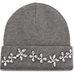 Czapka GUESS - Not Coordinated Wool AW6813 WOL01 GRY. Szare czapki zimowe damskie marki Guess, z aplikacjami, z materiału. W wyprzedaży za 149,00 zł.