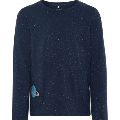 Koszulka "Rasoni" w kolorze granatowym. Niebieskie t-shirty chłopięce z długim rękawem Name it Kids, z aplikacjami, z bawełny. W wyprzedaży za 32,95 zł.