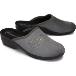 INBLU BJ-108 szary, kapcie damskie. Szare koturny damskie Inblu. Za 49,00 zł.