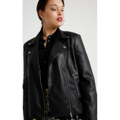 Second Script Curve BIKER JACKET Kurtka ze skóry ekologicznej black. Czarne kurtki damskie marki Second Script Curve, z poliesteru. Za 379,00 zł.
