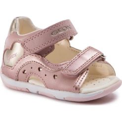 Sandały GEOX - B S.Tapuz G. C B920YC 044AJ C8252 M Dk Rose/Gold. Różowe sandały dziewczęce Geox, ze skóry ekologicznej, bez zapięcia. W wyprzedaży za 169,00 zł.