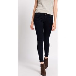 Review - Jeansy. Niebieskie rurki damskie Review. W wyprzedaży za 119,90 zł.