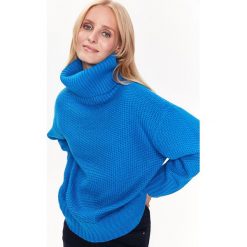 Sweter damski z golfem. Niebieskie swetry damskie Top Secret, bez wzorów, z dzianiny, bez rękawów. W wyprzedaży za 59,99 zł.