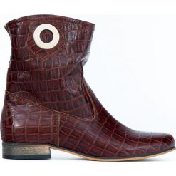 Wsuwane botki za kostkę z tłoczeniem - skóra naturalna - model 270 - kolor brązowo czarny krokodyl. Pomarańczowe botki damskie Zapato, ze skóry, klasyczne, za kostkę, bez obcasa, bez zapięcia. W wyprzedaży za 269,25 zł.