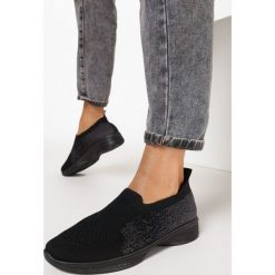 Czarne Buty Sportowe Corinilla. Czarne buty sportowe damskie Born2be, bez wzorów, sportowe. W wyprzedaży za 64,99 zł.
