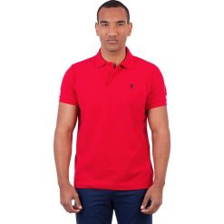Koszulka polo w kolorze czerwonym. Czerwone koszulki męskie Polo Club Men, m, z haftami, z bawełny, polo, bez rękawów. W wyprzedaży za 87,95 zł.
