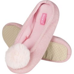 Soxo - Kapcie. Różowe kapcie damskie marki Soxo, z materiału. Za 39,99 zł.