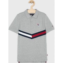 Tommy Hilfiger - Polo. Szare t-shirty chłopięce TOMMY HILFIGER, z nadrukiem, z bawełny, bez rękawów. W wyprzedaży za 179,90 zł.