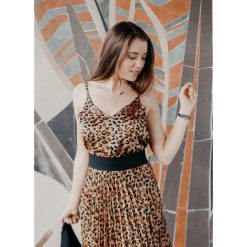 TOP SARA CAMEL - UNI. Brązowe bluzki damskie Fanaberia.com, uniwersalny, bez wzorów, z satyny, bez kołnierzyka. Za 69,00 zł.