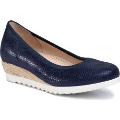 Espadryle GABOR - 42.641.26 Nightbl. Niebieskie espadryle damskie Gabor, na co dzień, bez wzorów, ze skóry, bez obcasa, na koturnie, bez zapięcia. Za 449,00 zł.