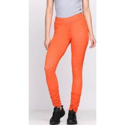 Pomarańczowe Legginsy Your Secret. Brązowe legginsy we wzory Born2be. Za 19,99 zł.