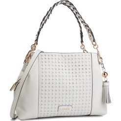 Torebka LIU JO - M Satchel N19263 E0058 Off White 01065. Białe torebki klasyczne damskie Liu Jo, bez wzorów, ze skóry ekologicznej, klasyczne, duże, bez dodatków. W wyprzedaży za 389,00 zł.