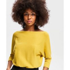 Sweter nietoperz - Zielony. Zielone swetry damskie Reserved, s, bez wzorów, bez rękawów, bez kaptura. Za 49,99 zł.