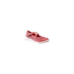 Buty do chodzenia - baleriny damskie PW 160 Br'easy różowe. Różowe baleriny damskie NEWFEEL, bez wzorów, z poliesteru, bez obcasa. Za 79,99 zł.