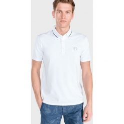 Armani Exchange Polo Koszulka Biały. Białe podkoszulki męskie Armani Exchange, m, bez wzorów, z bawełny, polo, bez rękawów. Za 335,95 zł.