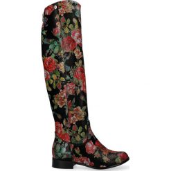 KOZAK NIEOCIEPLONY CZARNY W KWIATY. Czarne kozaki damskie Arturo Vicci, na wiosnę, ze skóry, eleganckie, na wysokim obcasie, bez zapięcia. Za 349,00 zł.