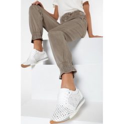 Białe Buty Sportowe Ianatheis. Białe buty sportowe damskie Born2be, bez wzorów, sportowe. Za 129,99 zł.