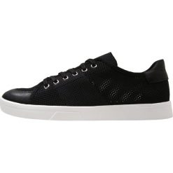 Calvin Klein IYLER Sneakersy niskie black. Czarne sneakersy męskie Calvin Klein, bez zapięcia. Za 419,00 zł.