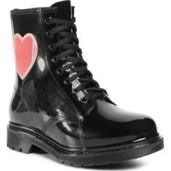 Kalosze LOVE MOSCHINO - JA24073G1BIR2000 Nero. Czarne kalosze damskie Love Moschino, z tworzywa sztucznego, klasyczne, bez obcasa, bez zapięcia. Za 589,00 zł.