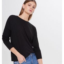 Wiskozowa bluzka oversize - Czarny. Czarne bluzki damskie Mohito, s, z wiskozy. Za 39,99 zł.