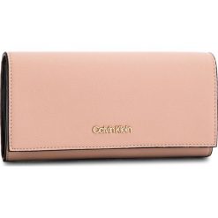 Portfele damskie: Duży Portfel Damski CALVIN KLEIN BLACK LABEL – Step Up Large Trifol K60K604342 628