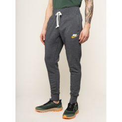 Spodnie dresowe NIKE Nsw Heritage 928441. Szare jeansy męskie Nike, s, bez wzorów, z bawełny. W wyprzedaży za 179,00 zł.