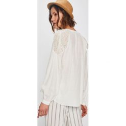 Pepe Jeans - Koszula. Białe bluzki damskie s, w koronkowe wzory, z poliesteru, casualowe. W wyprzedaży za 259,90 zł.